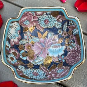 Japanese ornamental bowl by Toyo